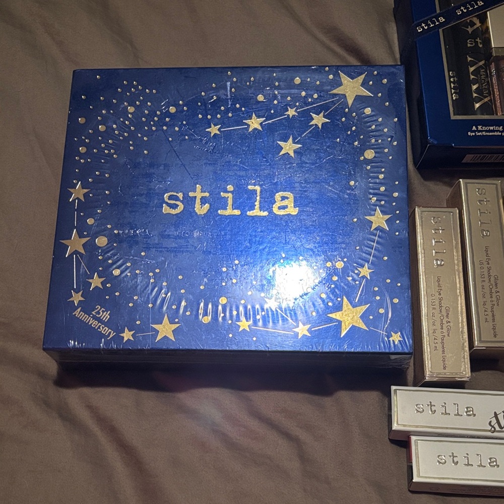 Stila Makeup Collection - Picture 3 of 9